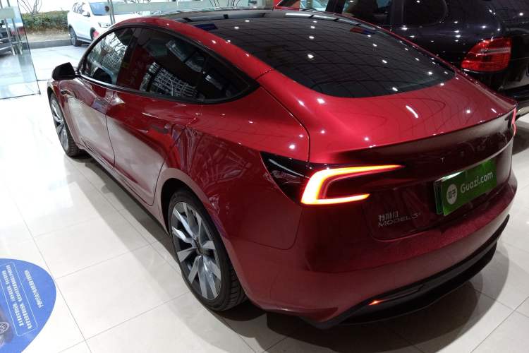 Used Tesla Model 3 2023 Long-Range All-Wheel-Drive Version
