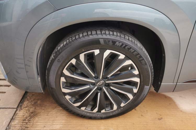 Used Chery Tiggo 9 2023 2.0T Dual-Clutch Two-Wheel Drive Prestige Version 5 Seats
