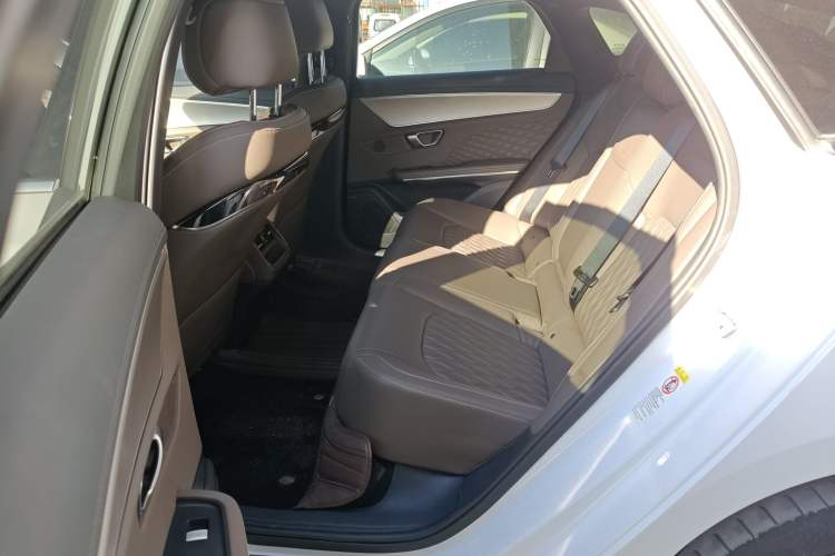 Used BYD Han 2022 EV Genesis Edition 715KM Front-Wheel-Drive Prestige Model
