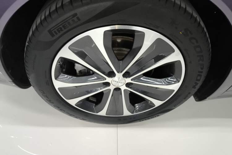 Used Hima Luxeed R7 2025 Range-Extended Version 251 km Max
