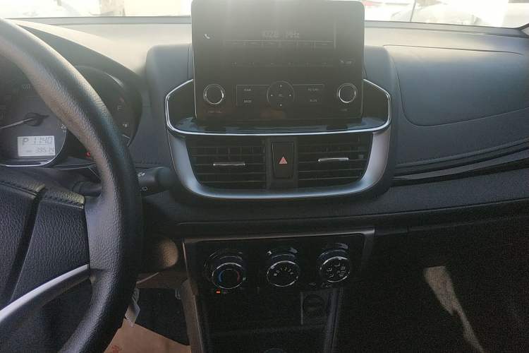 Used Toyota YARiS L 2021 X-Trail 1.5L CVT Luxury Edition
