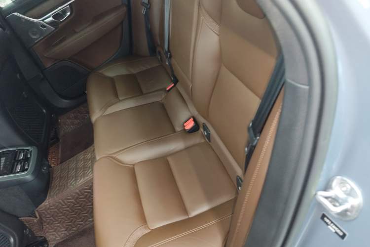 Used Volvo V90 2022 Cross Country B5 AWD Prestige Edition
