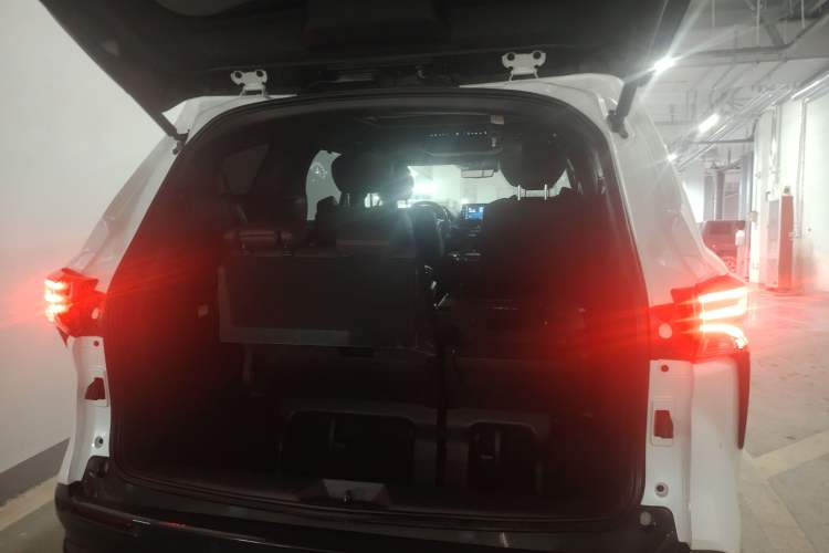 Used Toyota Sienna 2021 2.5L Hybrid Platinum Edition
