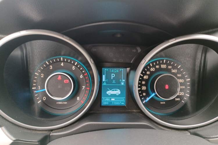 Used BAIC Senova X65 2015 2.0T automatic comfort version
