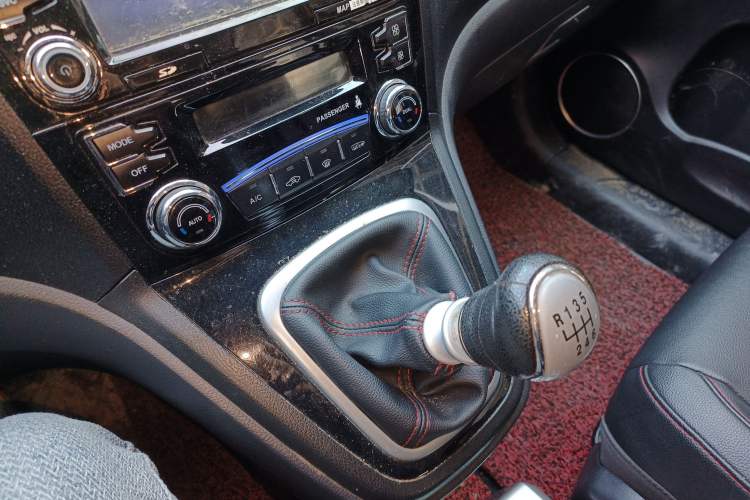 Used Haval H6 2016 Upgraded Model 1.5T Manual Two-Wheel Drive Elite Version