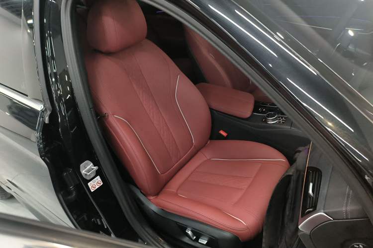 Used BMW 5 Series 2023 Restyled 530Li Leading Edition M Sport Package
