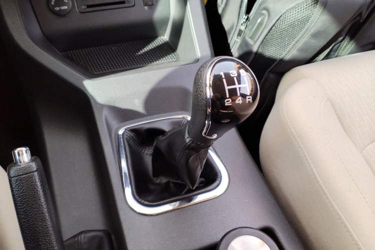 Used FORTHING Lingzhi 2023 M5L 1.6L Base Model 7 Seats