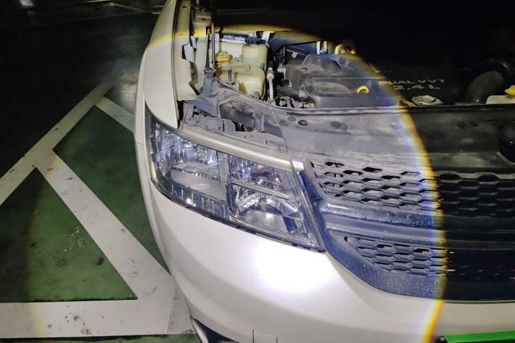 Used Dodge Journey 2013 2.4L Two-Wheel Drive Luxury Version