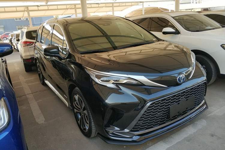 Used Toyota Granvia 2023 2.5L Hybrid Flagship VIP Edition
