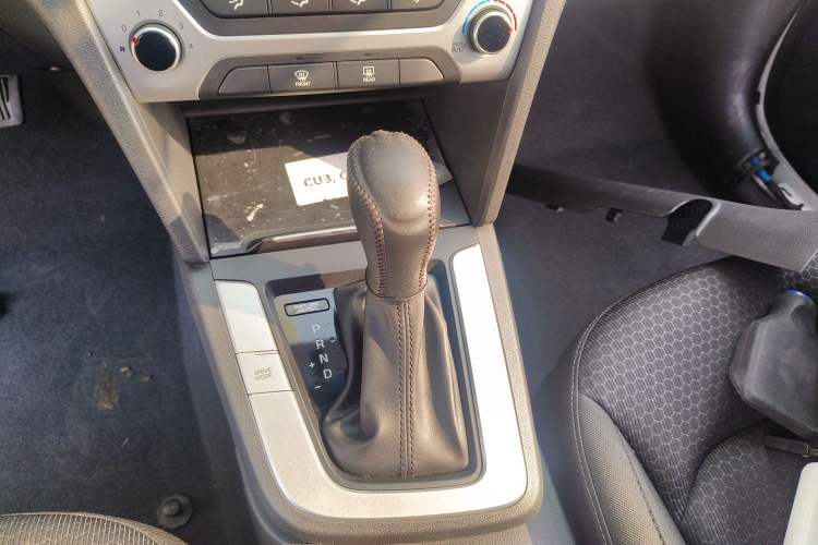 Used Hyundai Elantra 2016 1.6L Automatic ZhiXuan – Elite Version
