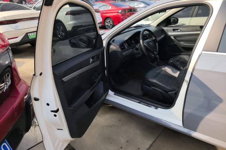 Used Volkswagen Gran Lavida 2015 1.6L Automatic Comfort Edition