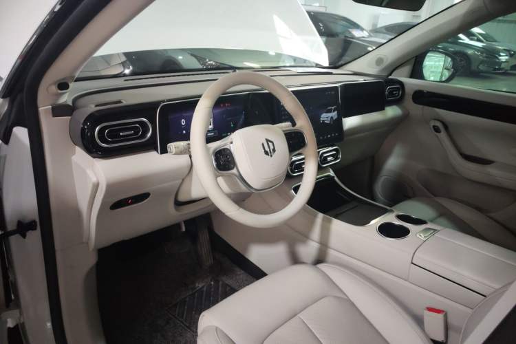 Used Leapmotor C11 2023 Range-Extended 180 Comfort Edition
