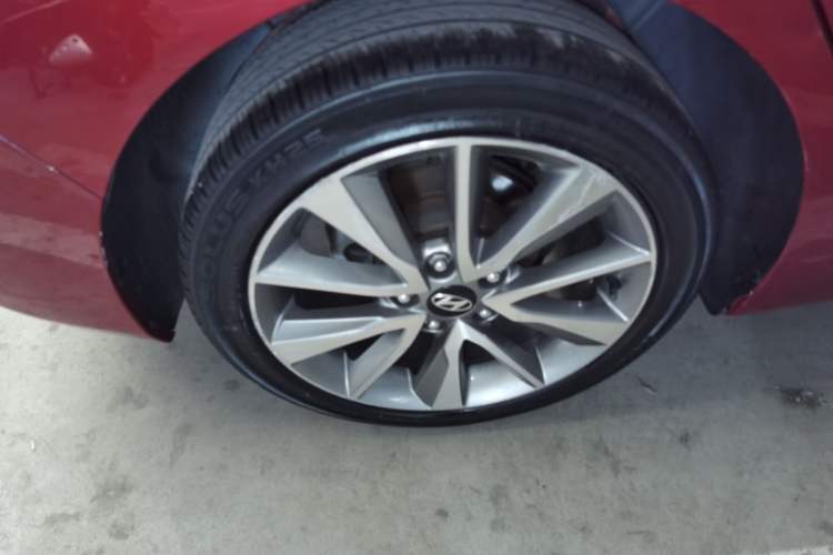 Used Hyundai Elantra 2015 1.6L Automatic Leading Model
