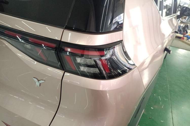 Used AION Y 2022 70 Tech Edition Lithium Iron Phosphate
