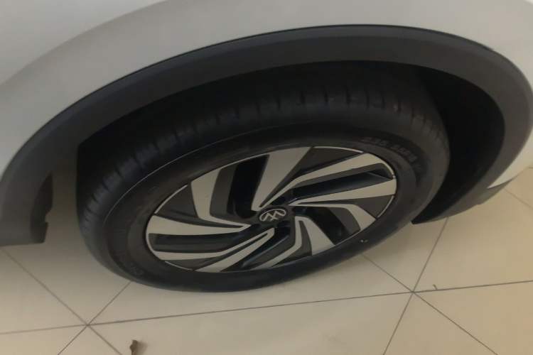 Used Volkswagen Tiguan L 2023 330TSI Automatic Two-Wheel Drive Comfort Edition