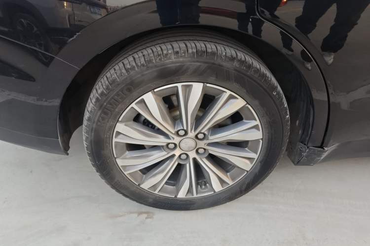 Used Hongqi E-QM5 2022 431 km Charge & Enjoy Edition
