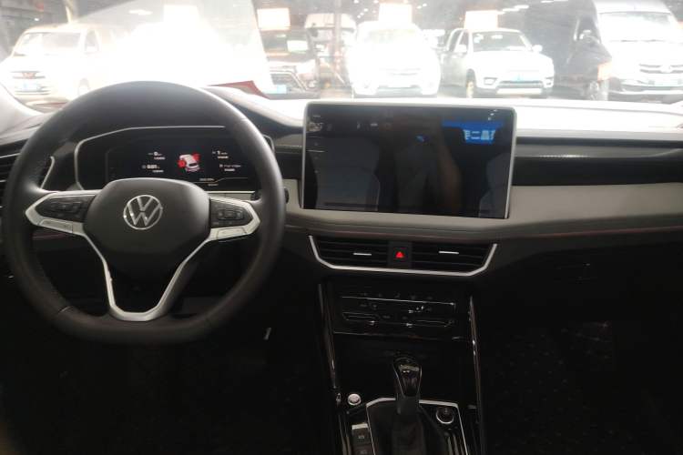 Used Volkswagen Tayron 2024 300TSI Two-Wheel-Drive Luxury Plus Advanced Version
