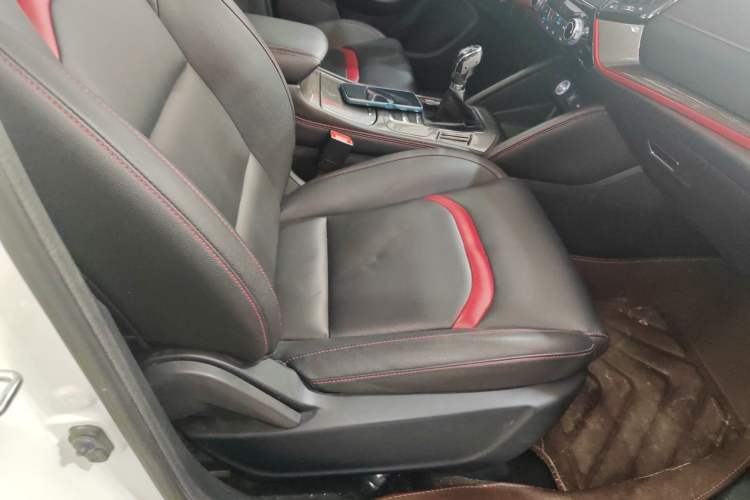 Used Changan CS55 2017 1.5T Manual Colorful Edition
