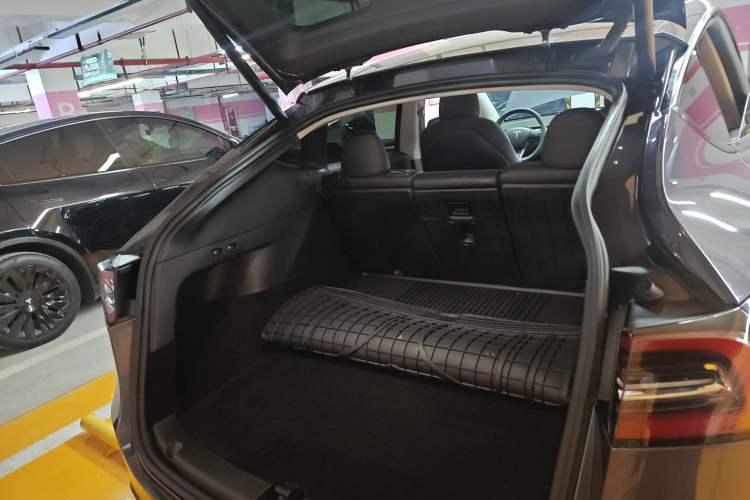 Used Tesla Model Y 2021 Long-Range All-Wheel-Drive Version 3D7