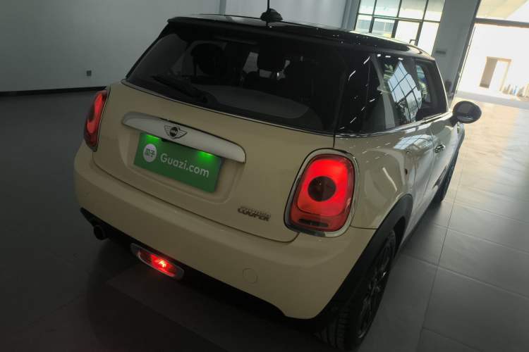 Used  MINI 2016 1.5T COOPER
