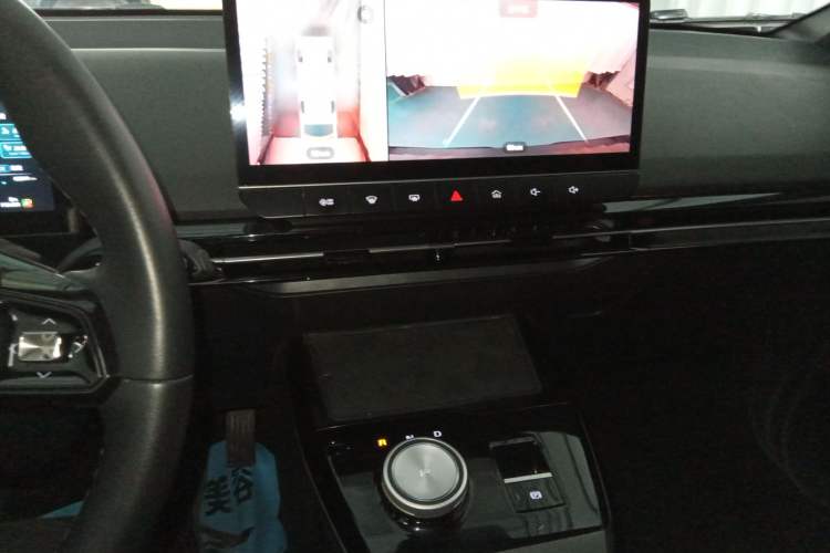 Used MG 4 EV 2023 415 km Range Sea-Faring Champion Edition
