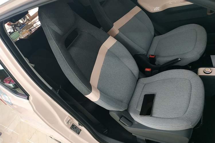 Used Wuling Hongguang MINIEV 2022 Macaron Premium Model – Lithium Iron Phosphate
