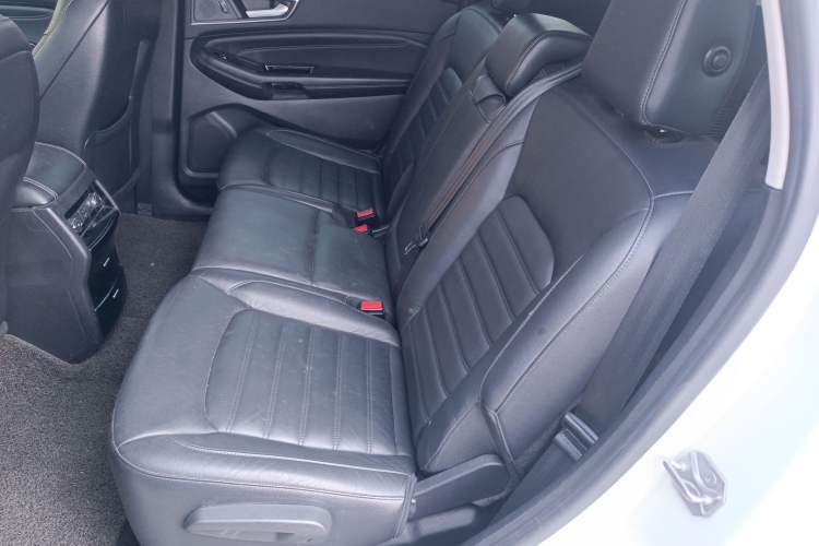 Used Ford Edge 2016 EcoBoost 245 Two-Wheel-Drive Titanium 7-Seater