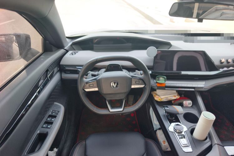 Used Changan UNI-V 2022 1.5T Smart Navigation Version
