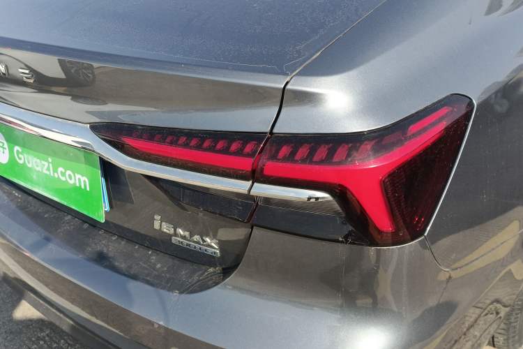 Used Roewe i6 MAX 2020 300TGI Automatic Cool & Stylish Skyroof Edition