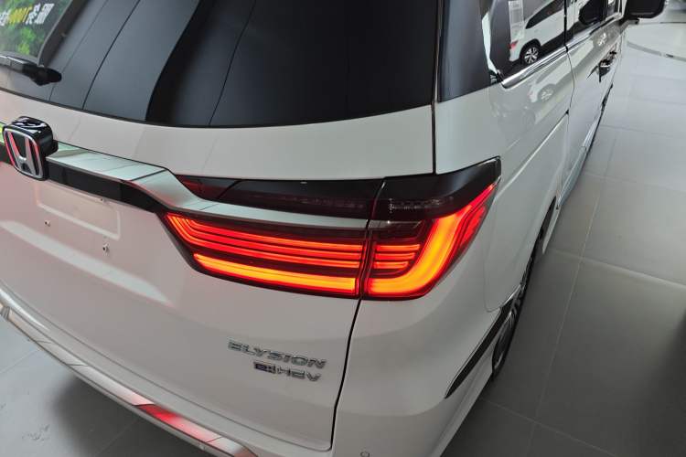 Used Honda Elysion 2022 2.0L eHEV Prestige Edition