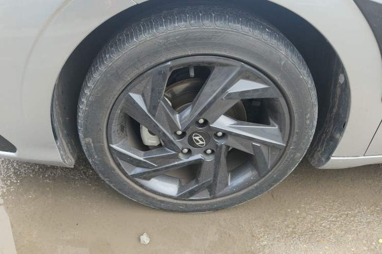 Used Hyundai Elantra 2023 1.5L CVT LUX Prestige Edition