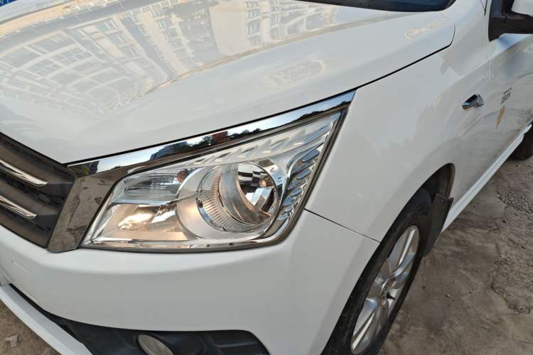 Used Venucia T70 2015 2.0L CVT Smart Choice Edition
