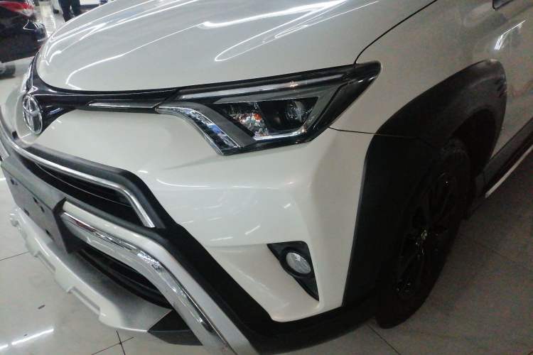 Used Toyota RAV4 2019 2.0L CVT Two-Wheel Drive Fashion X Limited Edition China V Standard