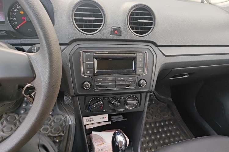 Used Volkswagen Jetta 2013 1.6L Automatic Fashion Model