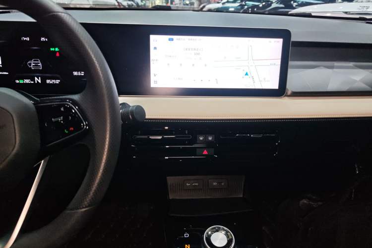 Used Geometry E Firefly 2024 301km Flowing Light