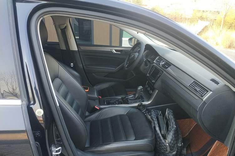 Used Volkswagen Passat 2017 330TSI DSG Luxury Edition
