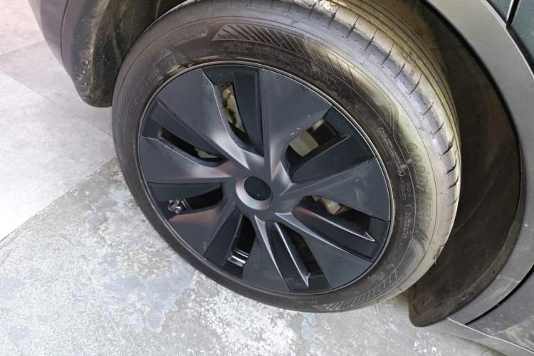 Used Tesla Model Y 2024 Rear-Wheel-Drive Version
