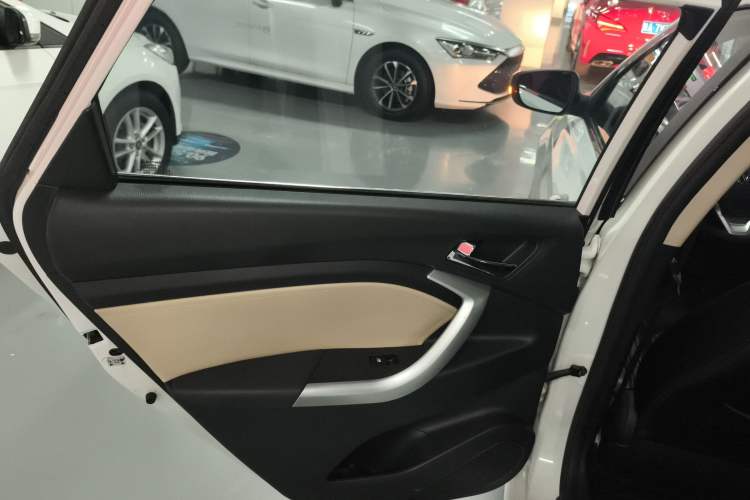 Used Changan Alsvin V7 2016 1.6L Manual Joyride Model China V Standard