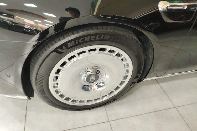 Used Hima S800 2025 Model, Range-Extended Starlight Premium Edition, 5 Seats
