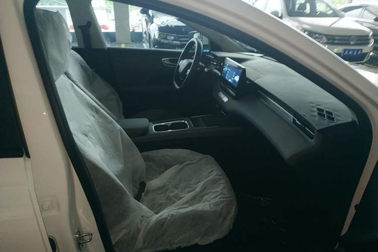 Used Roewe D6 2025 450 km Premium Edition
