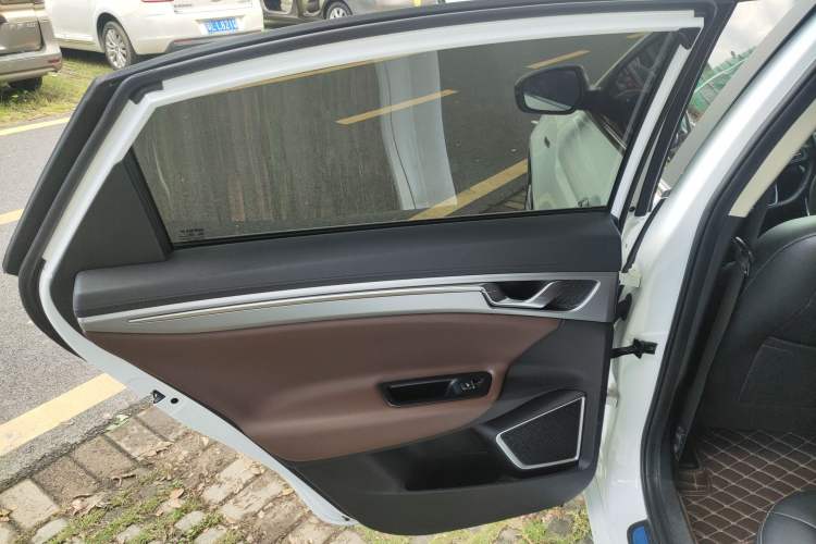 Used Geely Auto Emgrand GL 2019 1.4T CVT Prestige Smart Edition
