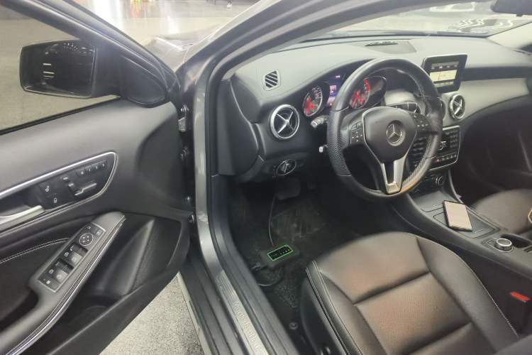 Used Mercedes-Benz GLA 2015 GLA 220 4MATIC Fashion Model
