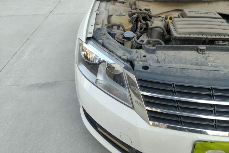 Used Volkswagen Gran Lavida 2013 1.6L Automatic Fashion Model