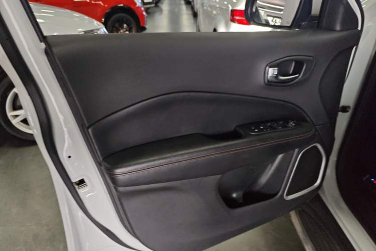 Used  Compass 2019 220T Automatic Family Edition
