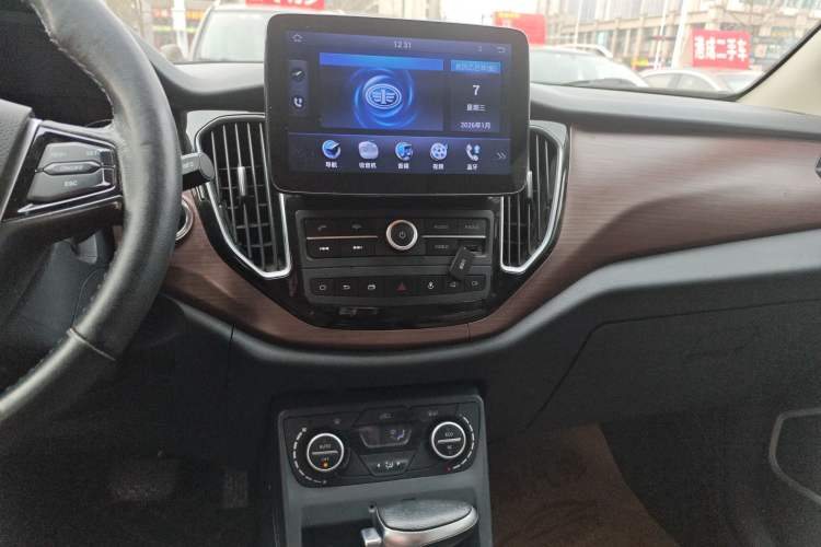 Used FAW Senya R7 2017 1.6L Automatic Smart Version