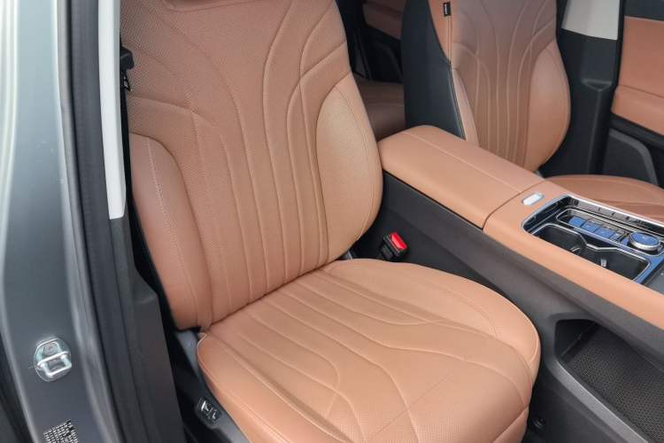 Used Chery Tiggo 8 L 2024 2.0T Two-Wheel Drive Prestige Version 5 Seats