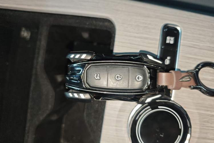 Used  E8 2024 665 km Range Rear-Drive Starship Intelligent Driving Version