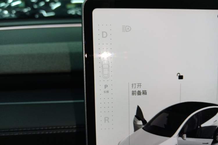 Used Tesla Model Y 2025 Rear-Wheel-Drive Version
