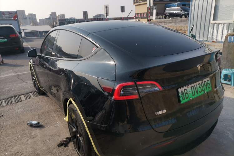 Used Tesla Model Y 2023 Long-Range All-Wheel-Drive Version