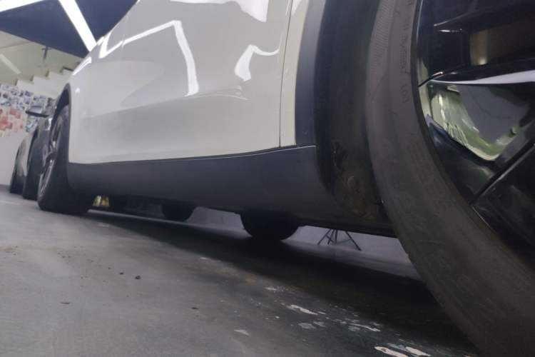 Used Tesla Model Y 2021 Long-Range All-Wheel-Drive Version 3D7
